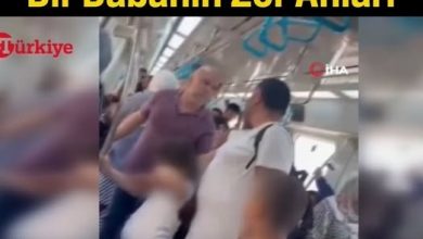 Photo of Metroda Çocuklarının Yanında